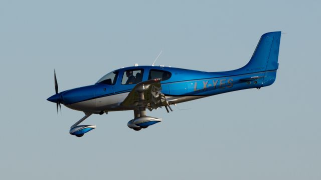 Cirrus SR-22 (LX-YES)