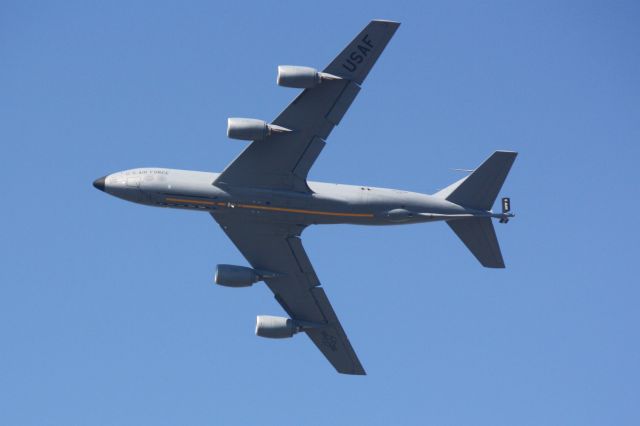 Boeing C-135FR Stratotanker (N38011) - A KC-135 Stratotanker (38011) from MacDill Air Force Base practices maneuvers from Sarasota-Bradenton International Airport