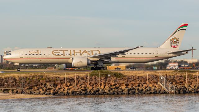 BOEING 777-300ER (A6-ETP)