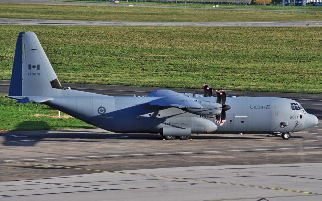 Lockheed C-130 Hercules (13-0601) - canadian forces cc-130j 130601 at shannon 13/12/13.