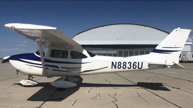 Cessna Skyhawk (N8836U)