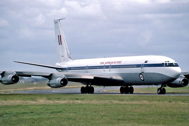 Boeing 707-100 (A20624) - AUSTRALIA - AIR FORCE BOEING 707-338C REG A20-624 (CN 19624/687) - EDINBURGH RAAF BASE ADELAIDE SA. AUSTRALIA - YPED 8/8/1985