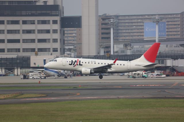 Embraer 170/175 (JA220J)