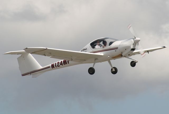 Diamond DA-20 (N124MF)