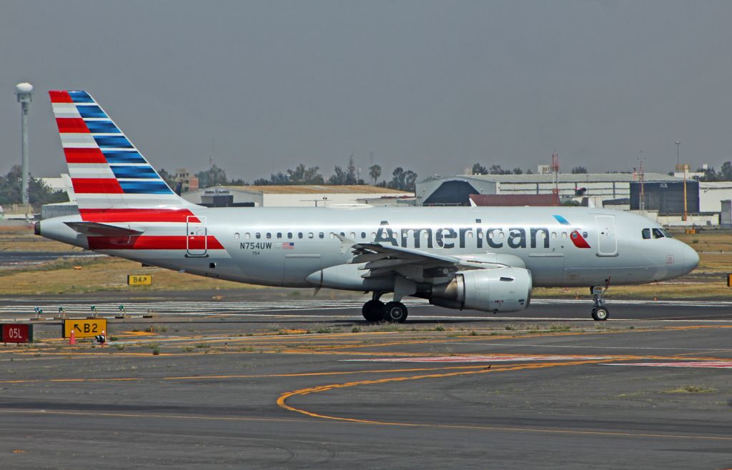 Airbus A319 (N754UW) - American Airlines / Airbus A319-112 / MSN 1328 / N754UW / MMMX 04/2023