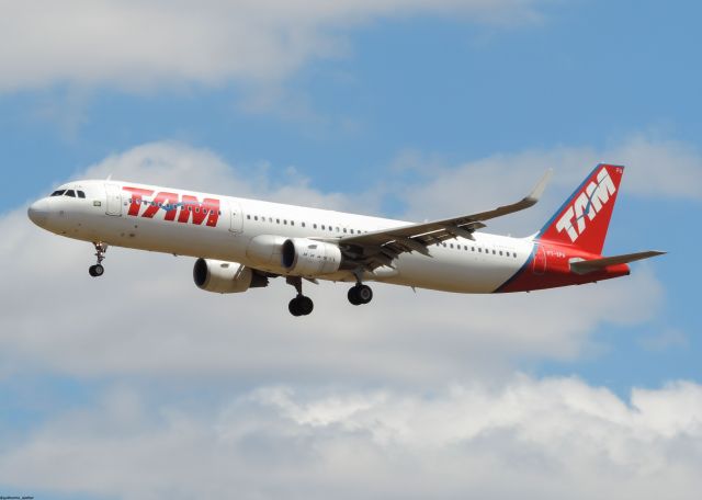 Airbus A321 (PT-XPA)