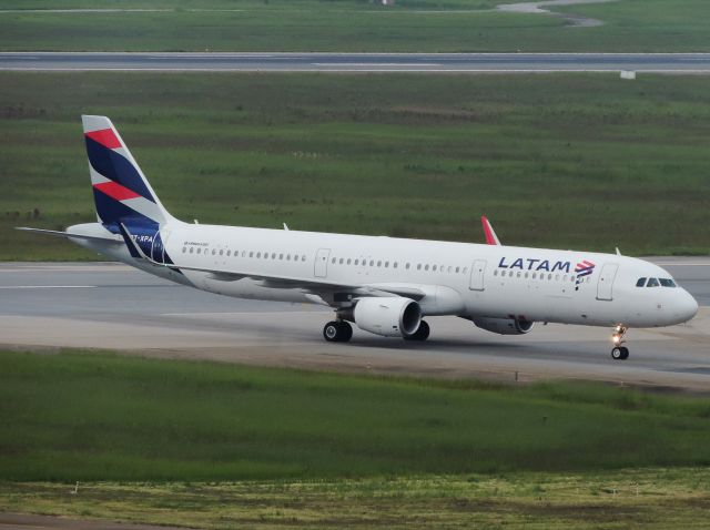 Airbus A321 (PT-XPA)