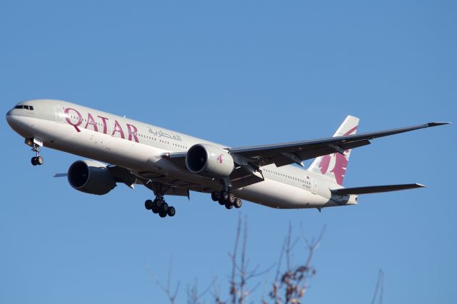 BOEING 777-300ER (A7-BAN)