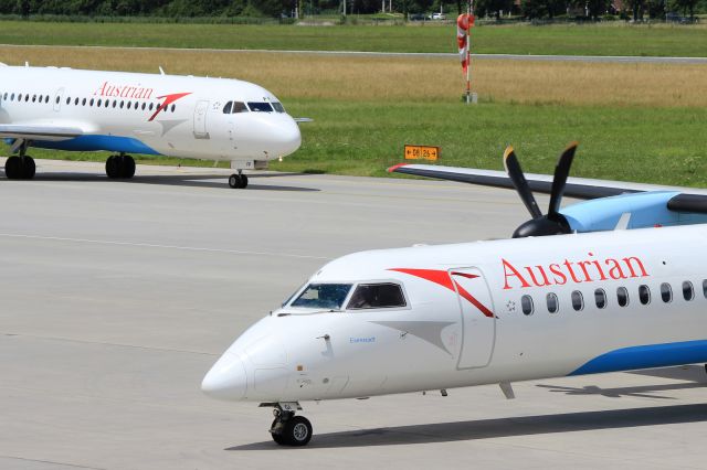 de Havilland Dash 8-400 (OE-LGI)