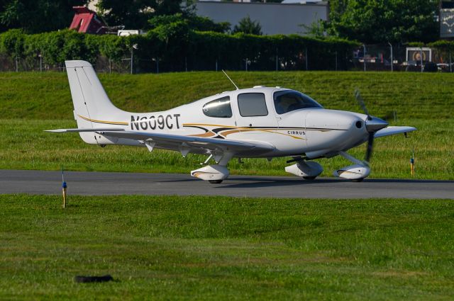 Cirrus SR-22 (N609CT)