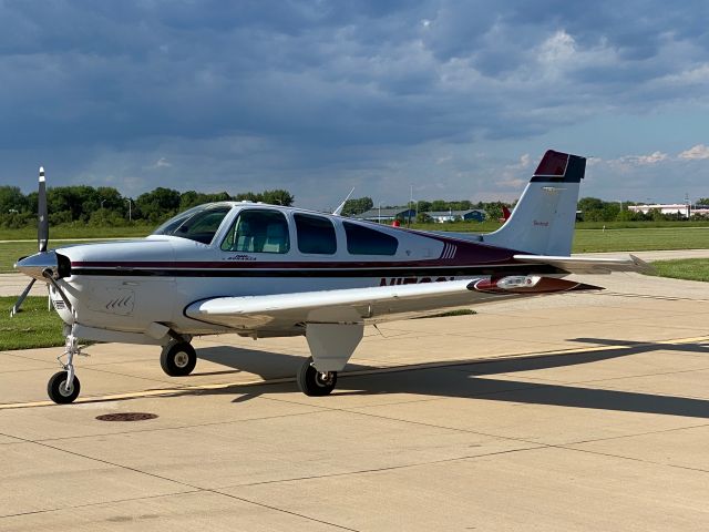 Beechcraft Bonanza (33) (N1529L)