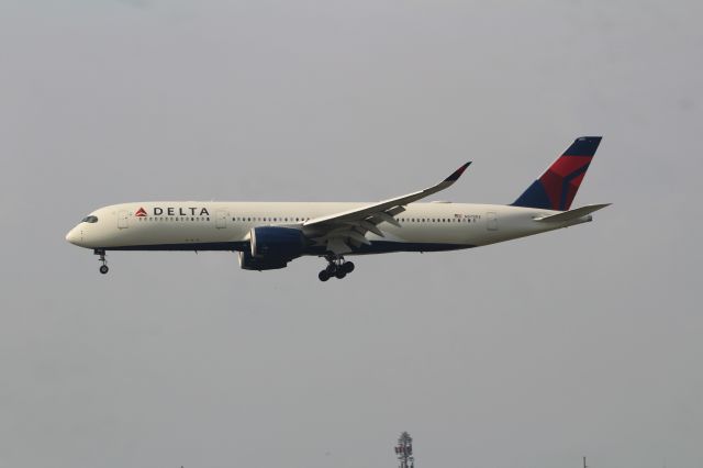 Airbus A350-900 (N575DZ)