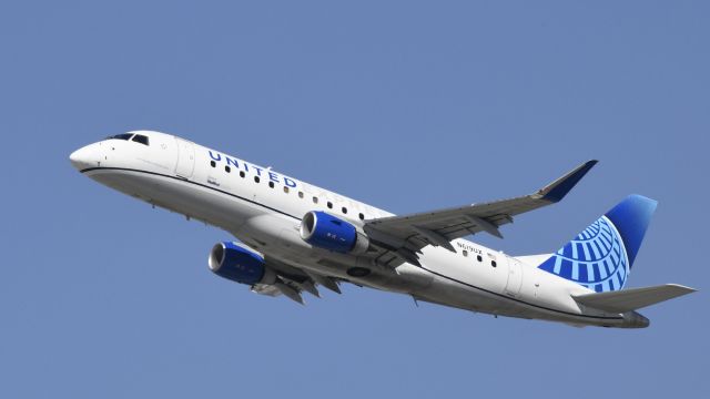 Embraer 175 (N619UX) - Departing LAX on 25R