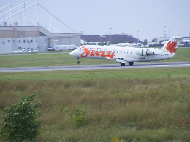 Canadair Regional Jet CRJ-200 (C-FWJS) - air canada jazz