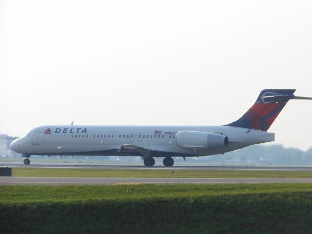 Boeing 717-200 (N896AT)