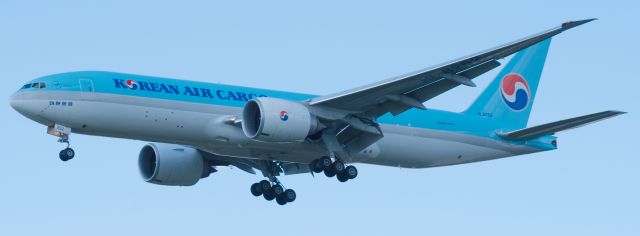 HL8252 — - Short final , 24 L