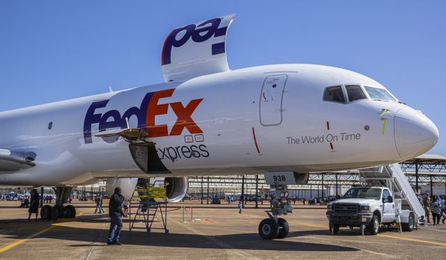 Boeing 757-200 (N938FD) - A real treat to be able to walk up close to one of my favourite aircraft! Also formerly 2008's "Ed Force One" for Iron Maiden!