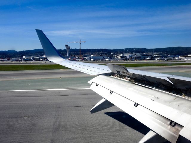 Boeing 737-800 (N960NN) - AAL1025 PHL-SFO
