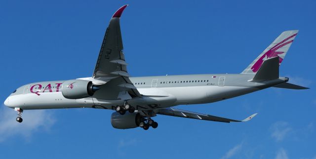 Airbus A350-900 (A7-ALJ)
