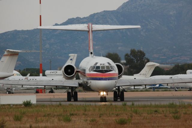 McDonnell Douglas MD-83 (EI-CRE)