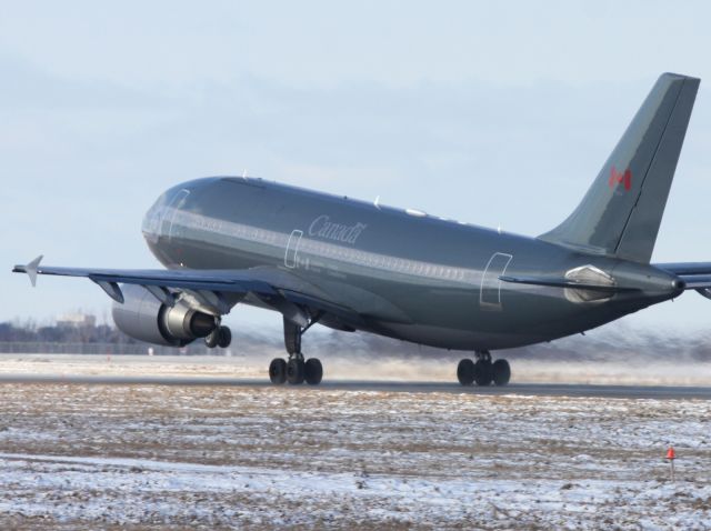 Airbus A310 (N15002)