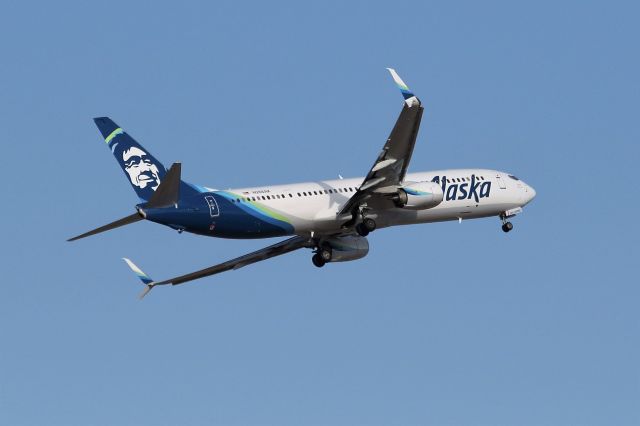 Boeing 737-900 (N288AK) - This was a Go-Around for an aircraft crossing the runway, while they were on final.