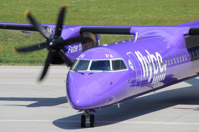 de Havilland Dash 8-400 (G-PRPA)
