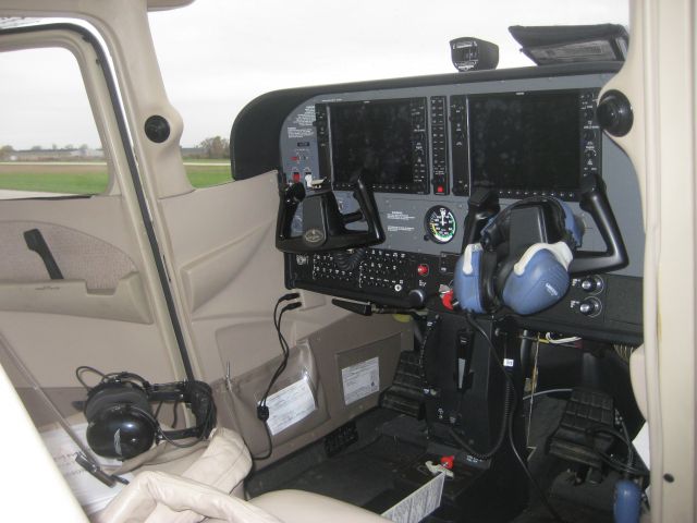 Cessna Skyhawk (N840MC) - 2007 C172 with G1000 avionics.