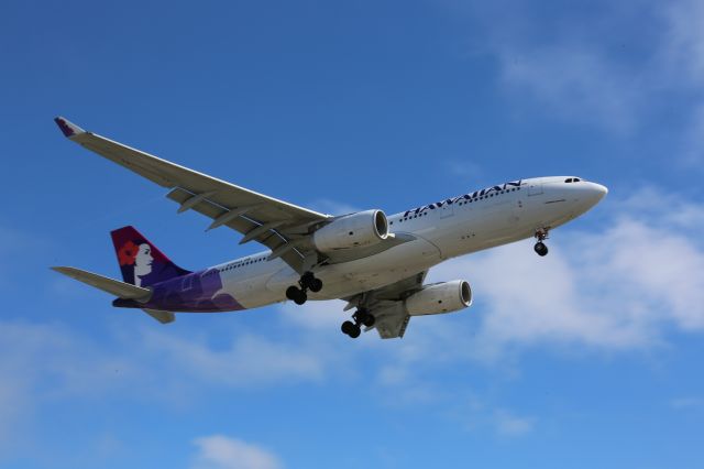 Airbus A330-200 —