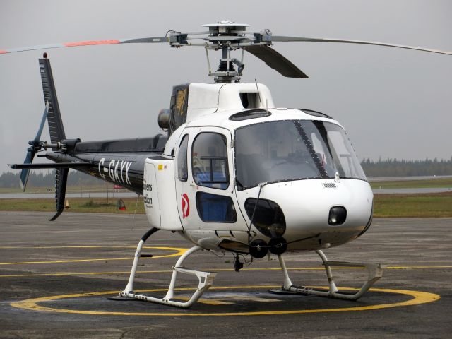 Eurocopter AS-350 AStar (C-GAYX) - C-GAYX, A Canadian Helicopters Astar on the ramp in Sept-Îles (CYZV), Québec - October 2012