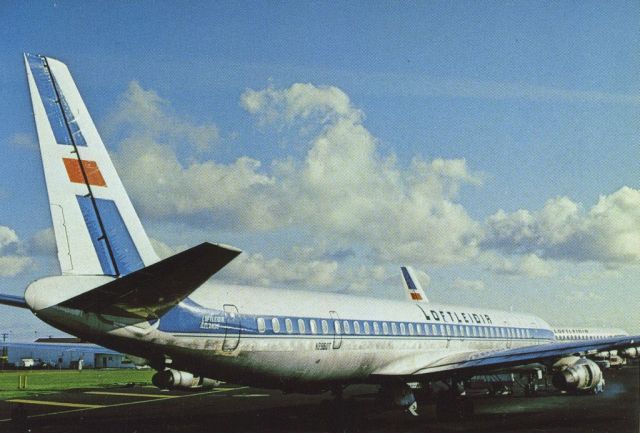 McDonnell Douglas DC-8-60 (N8960T) - scanned from postcard