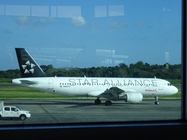 Airbus A320 (N689TA)