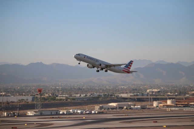 Airbus A321 (N194UW)