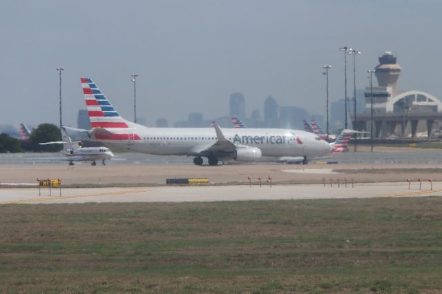 Boeing 737-700 (N962AN)