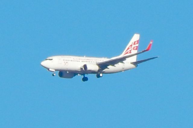 Boeing 737-700 (4L-GTI)