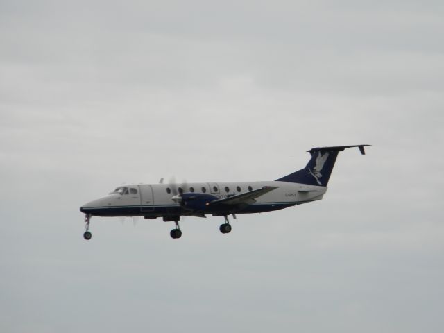 Beechcraft 1900 (C-GPCY) - C-GPCY on short final runway 08L.