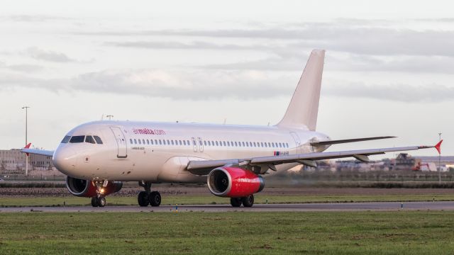 Airbus A320 (9H-AHR)