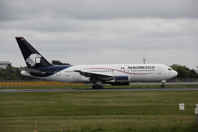 BOEING 767-200 (XA-AMX) - Departure at NRT Airport R/W16R on 2012/04/30