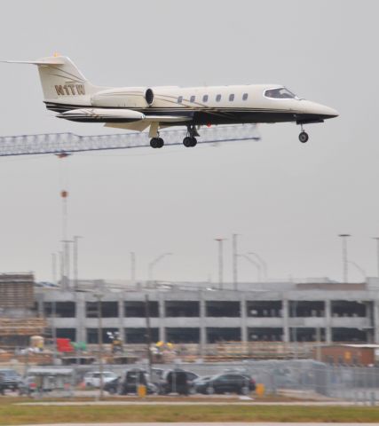 Learjet 35 (N1TW)
