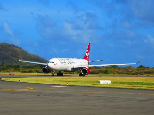 Airbus A330-300 (G-VLUV)