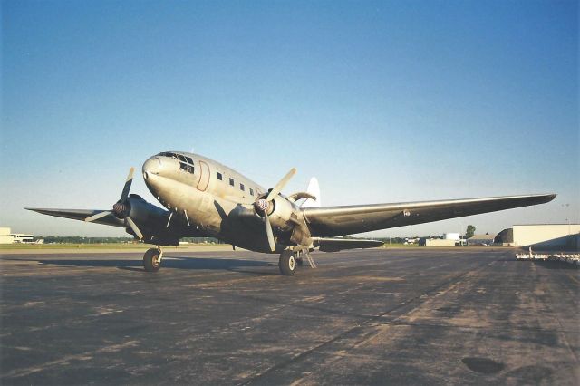 CURTISS Commando (N1663M)