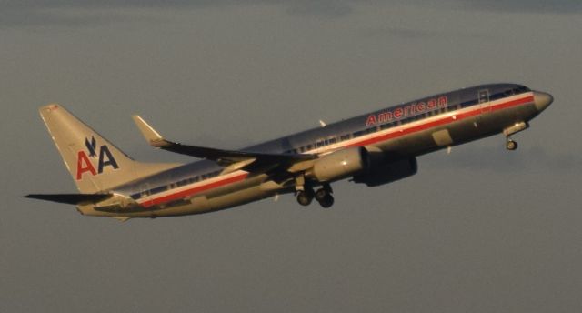 Boeing 737-800 —