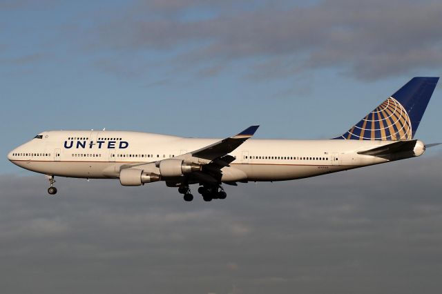 Boeing 747-400 (N197UA) - morning sun, Frakfurt