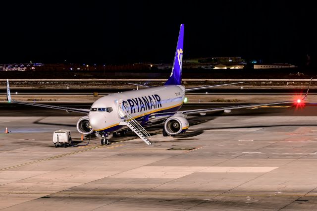 Boeing 737-800 (EI-GDF)