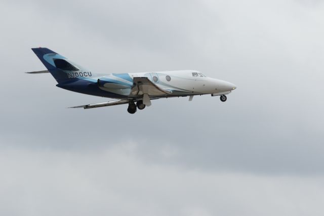 Dassault Falcon 10 (N100CU)