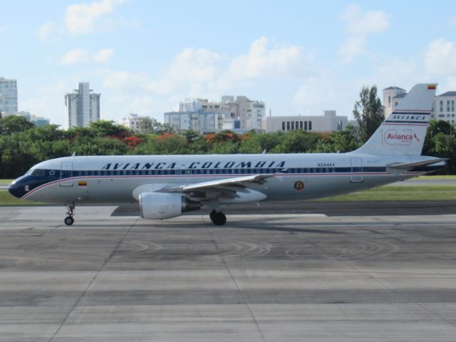 Airbus A320 (N284AV)