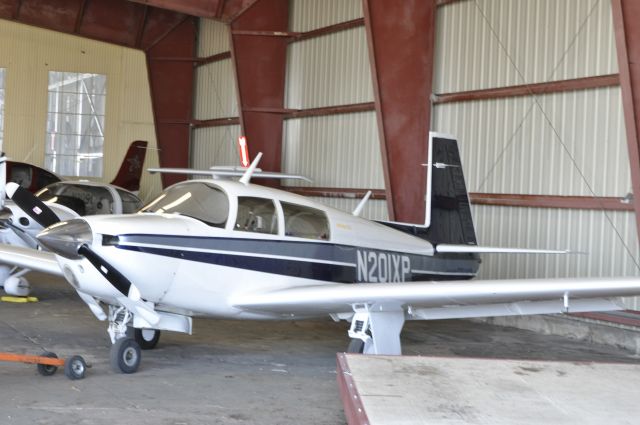 Mooney M-20 (N201XP)