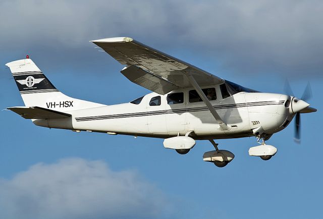 Cessna 206 Stationair (VH-HSX) - HARTWIG AIR - CESSNA T206H SATIONAIR TC - REG VH-HSX (CN T206-08289) - PARAFIELD AIRPORT ADELAIDE SA. AUSTRALIA - YPPF (1/6/2016)TAKEN WITH A CANON 550D AND CANON 300MM FIXED LENSE.