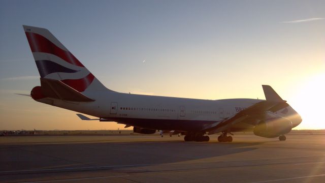 Boeing 747-400 (G-CIVN)