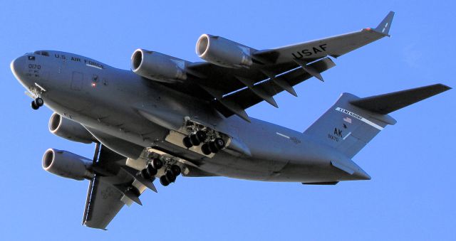 Boeing Globemaster III — - On Final.